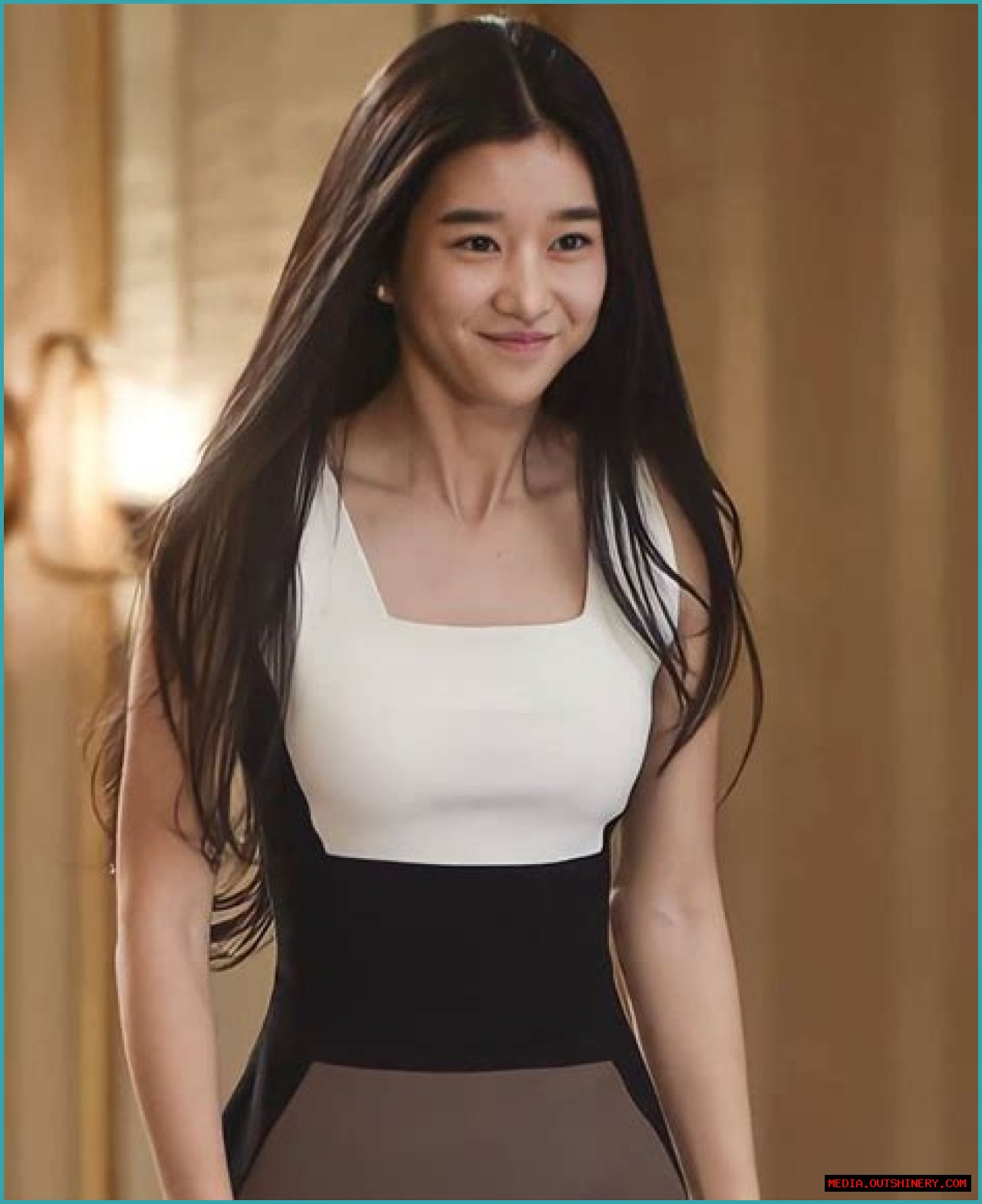 Seo Ye Ji's Waist: The Secret Behind Her Stunning Figure