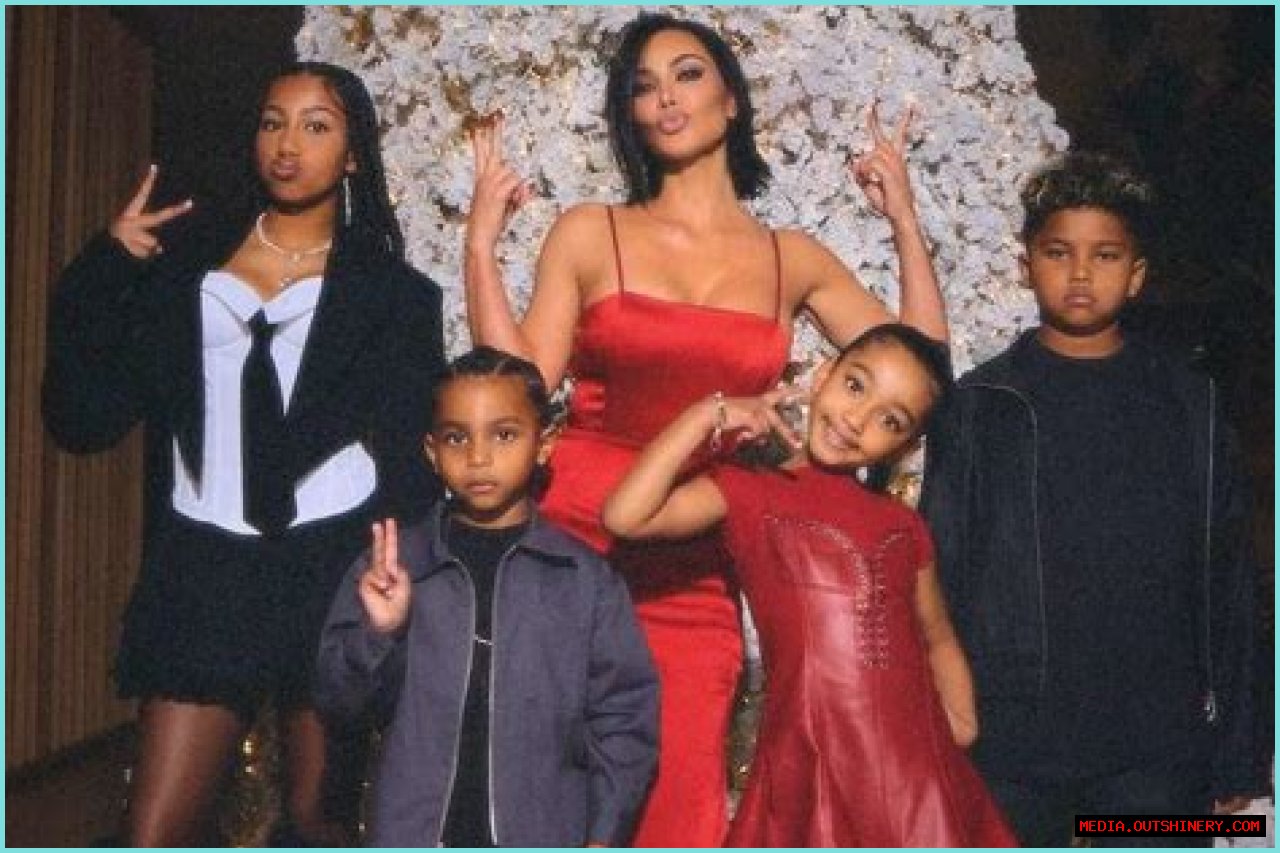 Unveiling The Identity: What Is Kim Kardashian's Mother's Name?