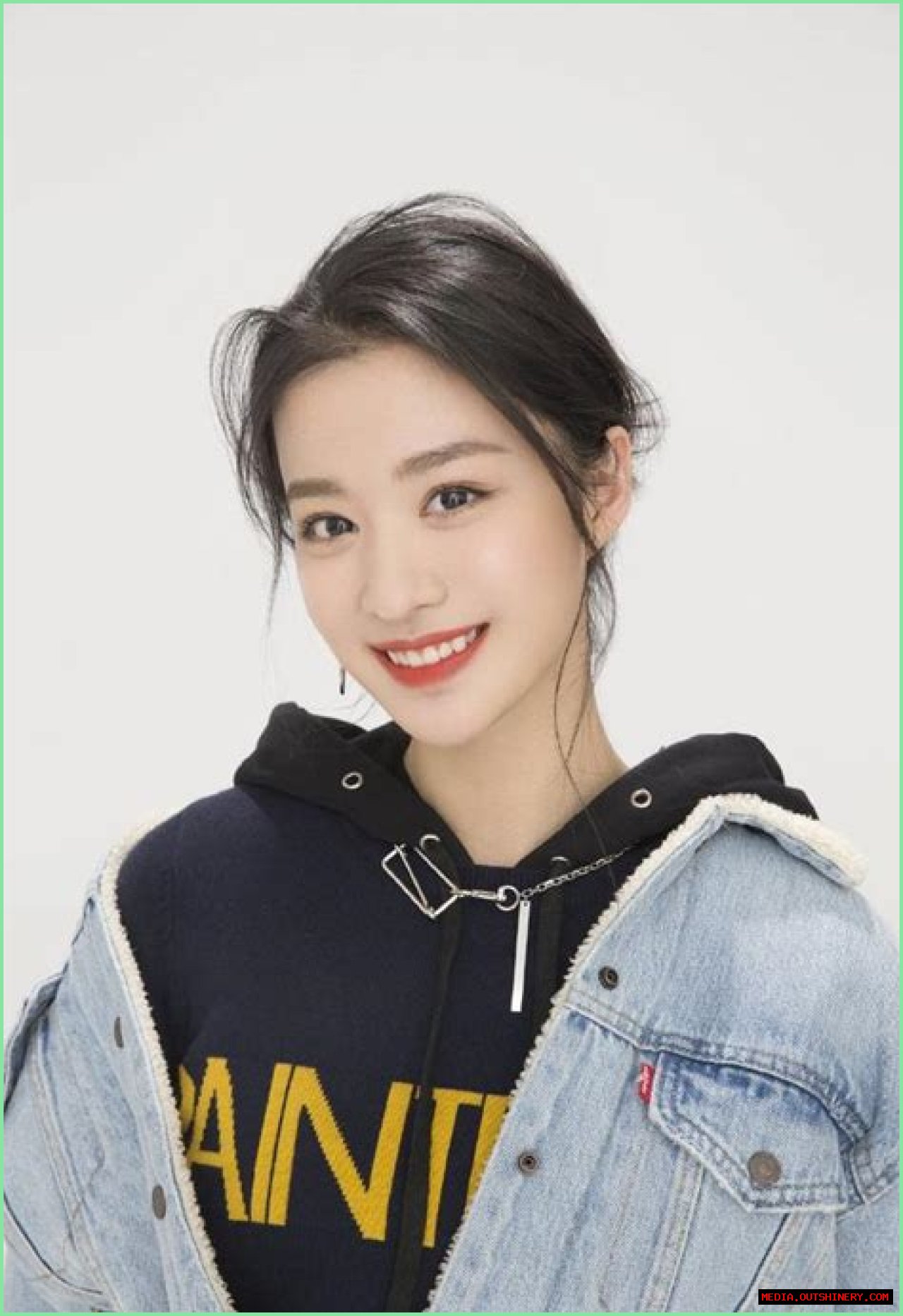 Wang Churan: The Rising Star Of The Chinese Entertainment Industry