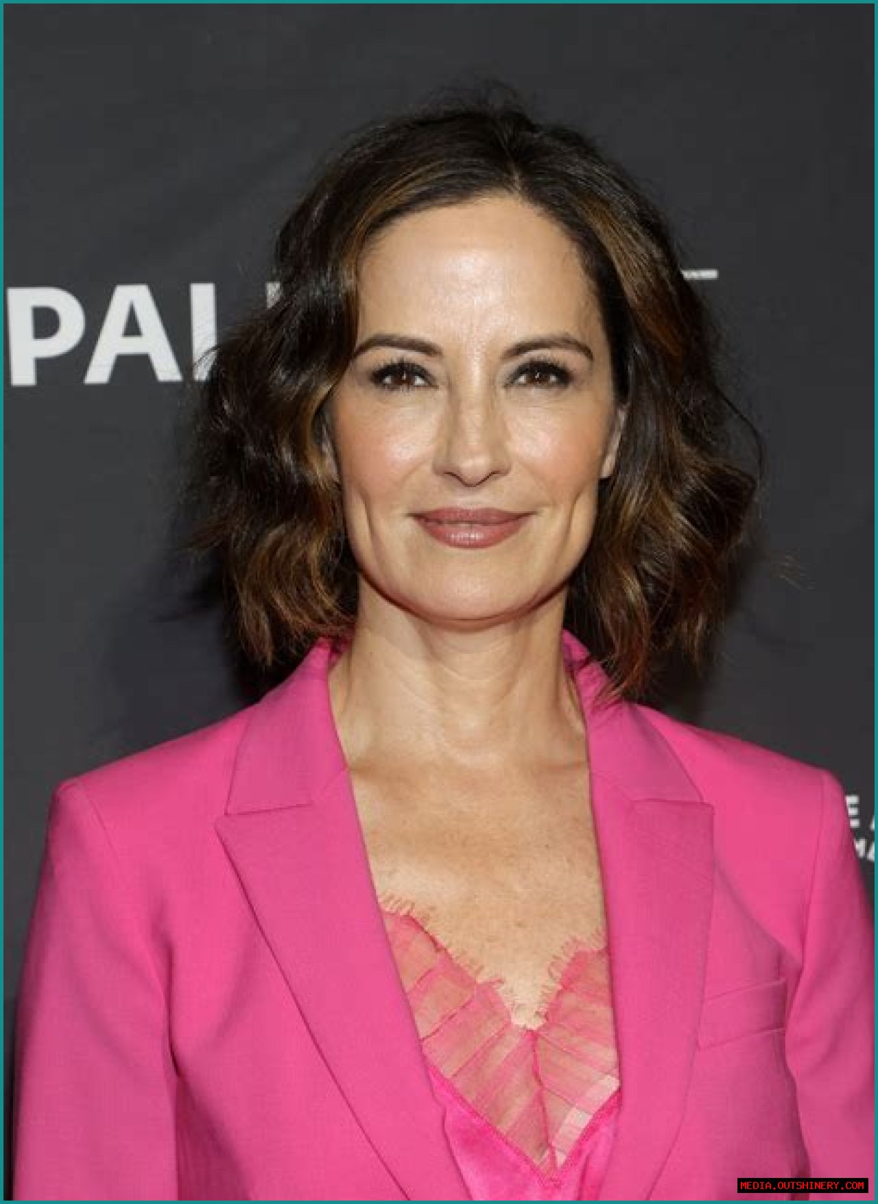 Wendy Moniz: A Comprehensive Look At The Acclaimed Actress